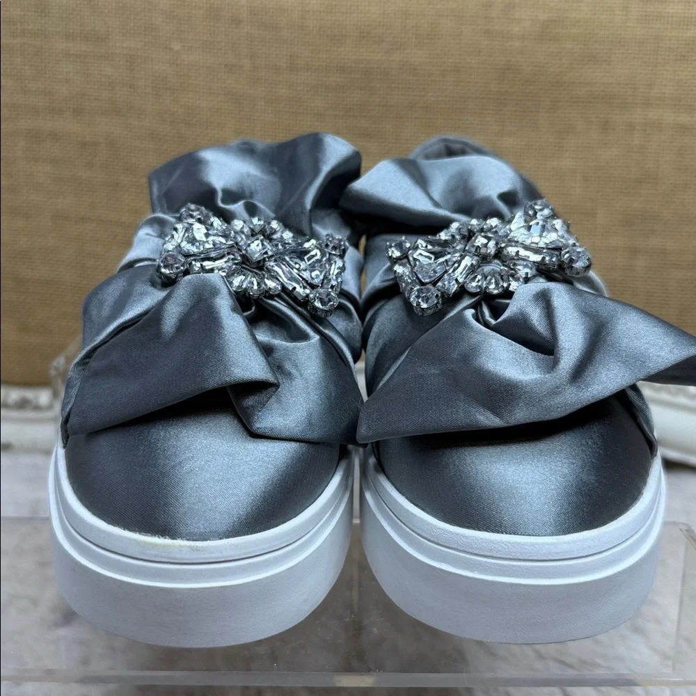 Kenneth Cole Girls Shout Shine Embellished Jewels Satin Sneaker Shoe Gray Sz 1